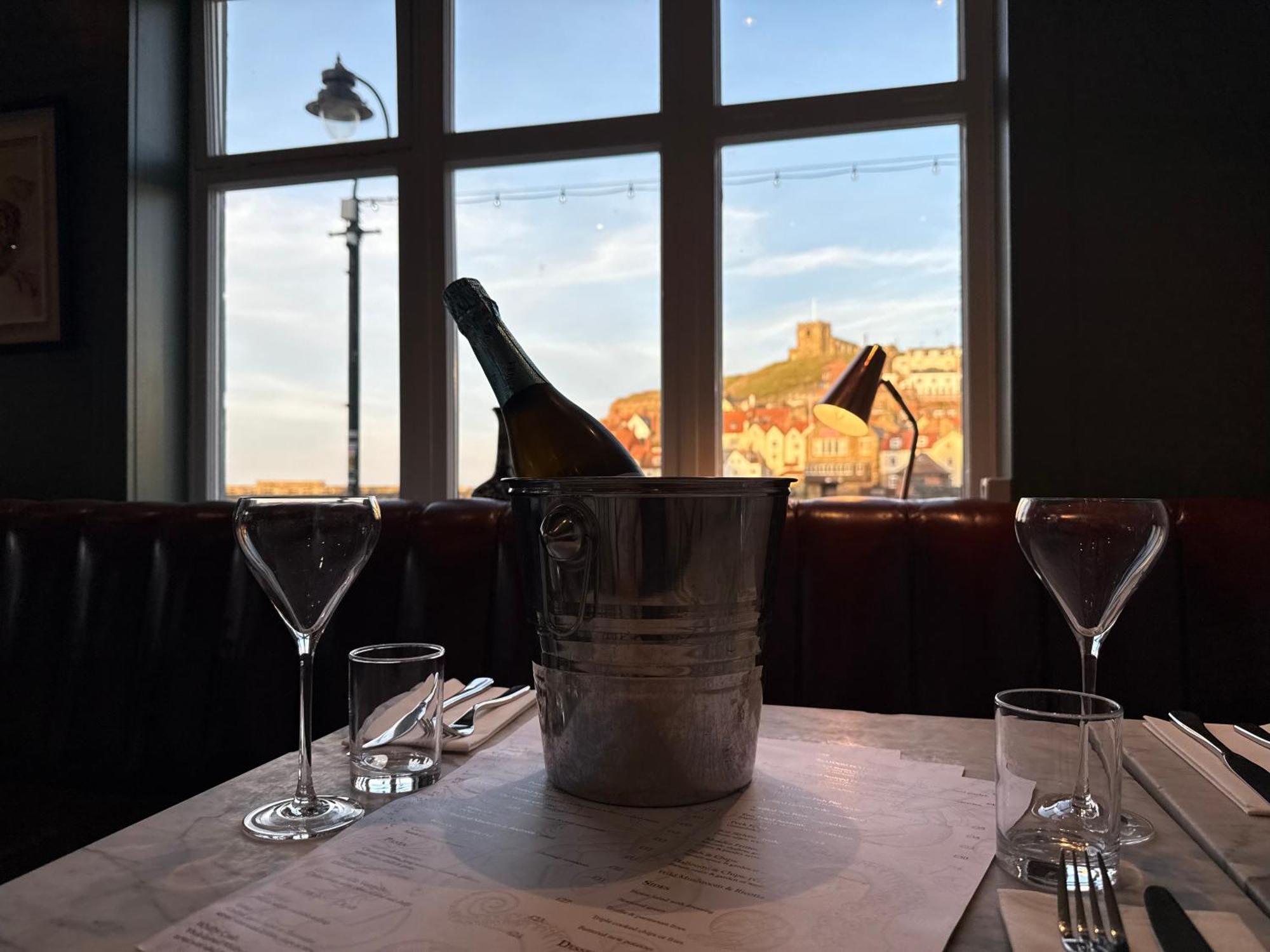 The Marine Hotel & Restaurant ウィットビー エクステリア 写真